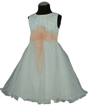 Laden Sie das Bild in den Galerie-Viewer, FL5925 Kleid Apricot